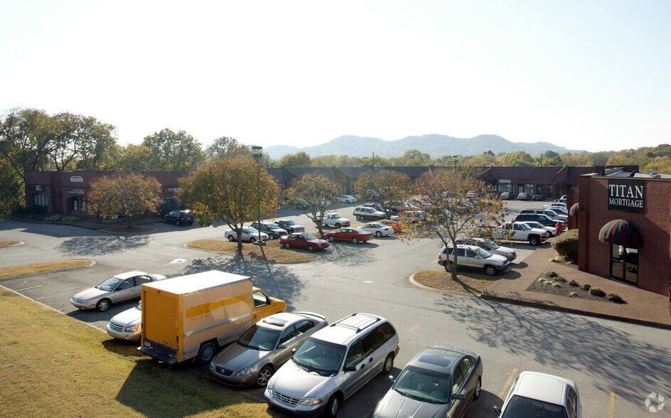 More Photos Of 4825 Trousdale Dr, Nashville Unknown For Lease