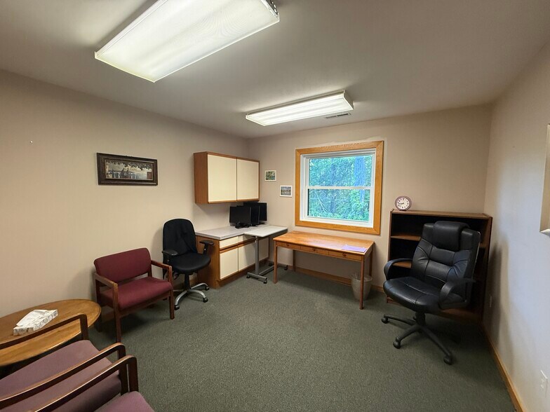More Photos Of 8287-8289 Loop Rd, Baldwinsville Office For Lease