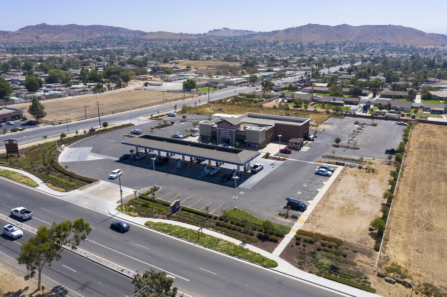 More Photos Of 8254 Mission Blvd, Jurupa Valley Unknown For Lease