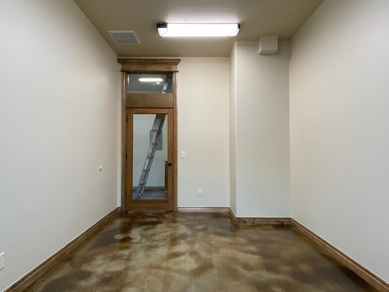 More Photos Of 5706 NW 130th St, Oklahoma City Office For Lease