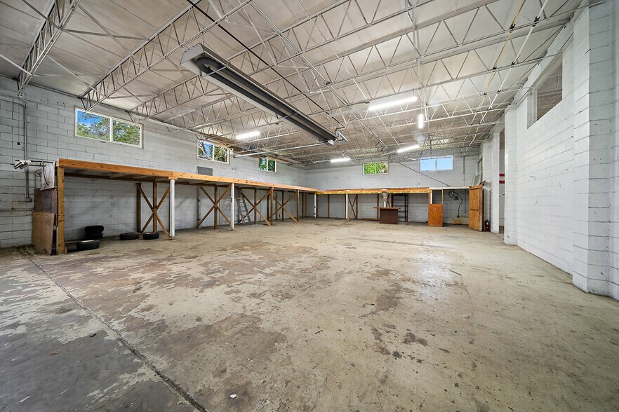More Photos Of 4450 S Pine Ave, Ocala Warehouse For Sale