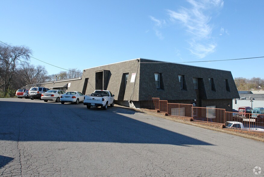 More Photos Of 2803 Foster Ave, Nashville Warehouse For Lease