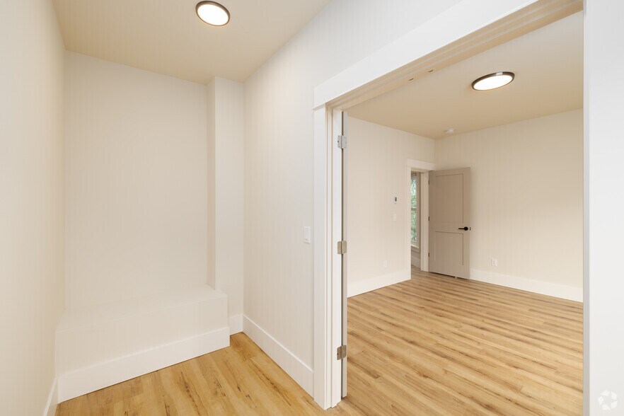 More Photos Of 2123 E James St, Seattle Apartments For Sale