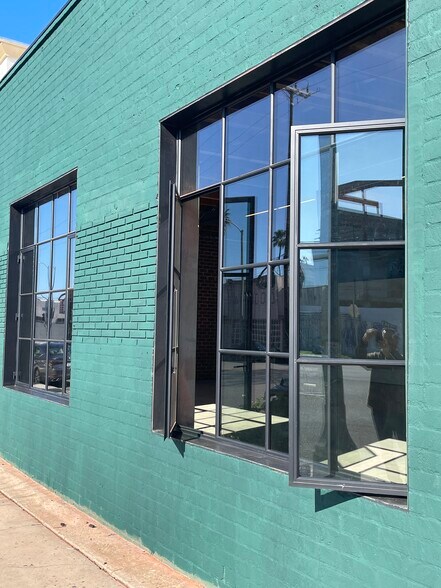 More Photos Of 4005 W Jefferson Blvd, Los Angeles Loft Creative Space For Lease