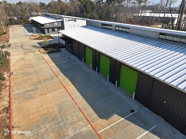 More Photos Of 1613 N Loop 336 E, Conroe Flex For Sale