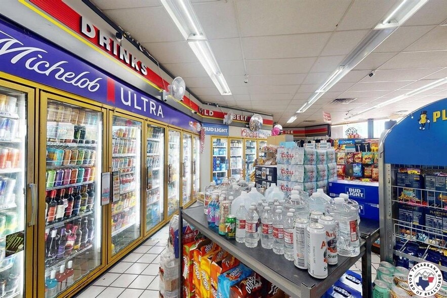 More Photos Of 5314 N State Line Ave, Texarkana Service Station For Sale