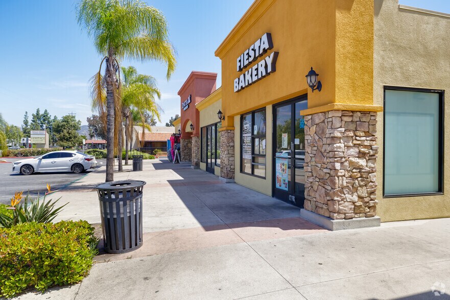 More Photos Of 1815 E Valley Pky, Escondido Storefront For Sale