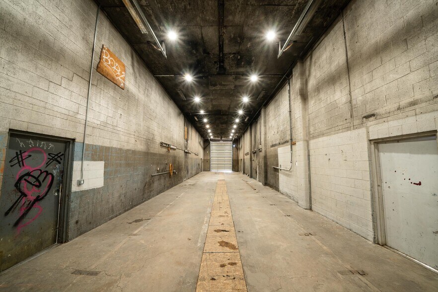 More Photos Of 225 N Highway 91, Summit Service For Lease