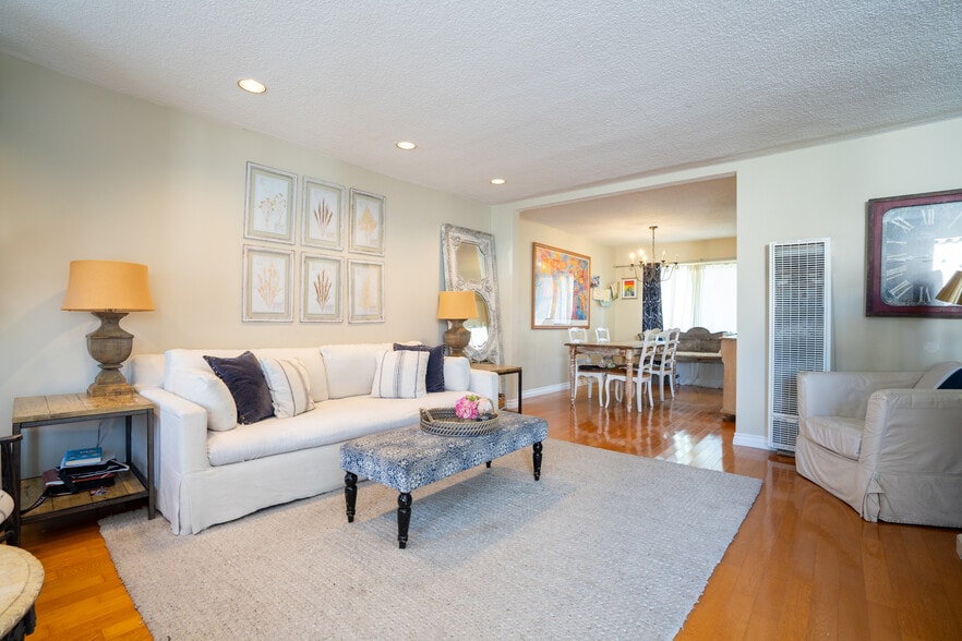 More Photos Of 1434 Berkeley St, Santa Monica Apartments For Sale