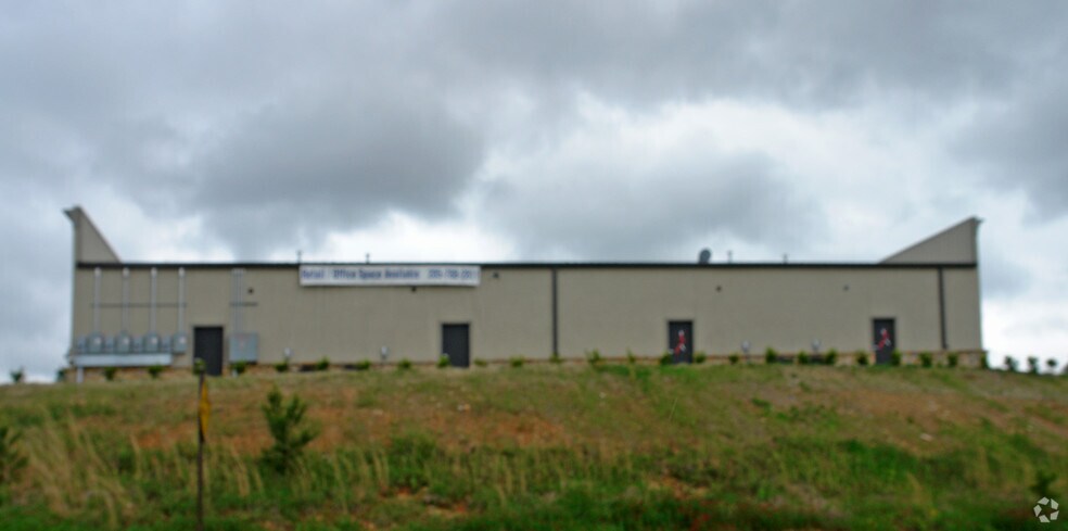 More Photos Of 300 Airport Commons Dr, Calera General Retail For Lease