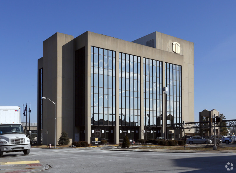 Primary Photo Of 800 Main St, Anderson Office For Lease