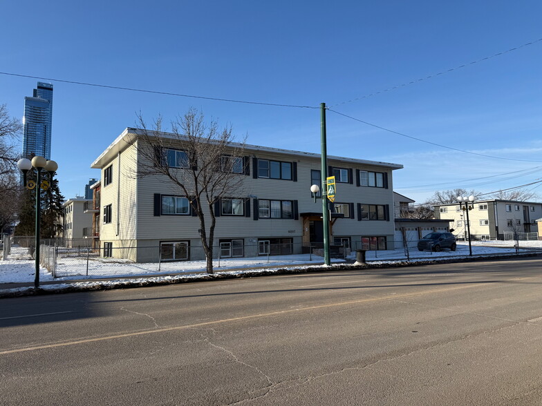 More Photos Of 10207 107 Ave NW, Edmonton Apartments For Sale