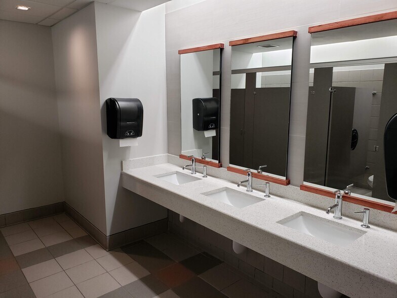 More Photos Of 2450 Maitland Center Pky, Maitland Office For Lease