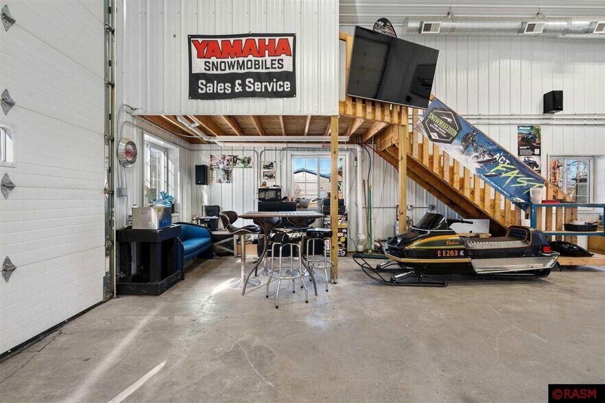 More Photos Of 213 Broadway Ave N, New Richland Light Distribution For Sale