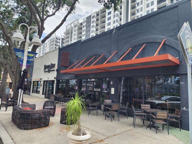 Primary Photo Of 911 Central Ave, Saint Petersburg Restaurant For Lease