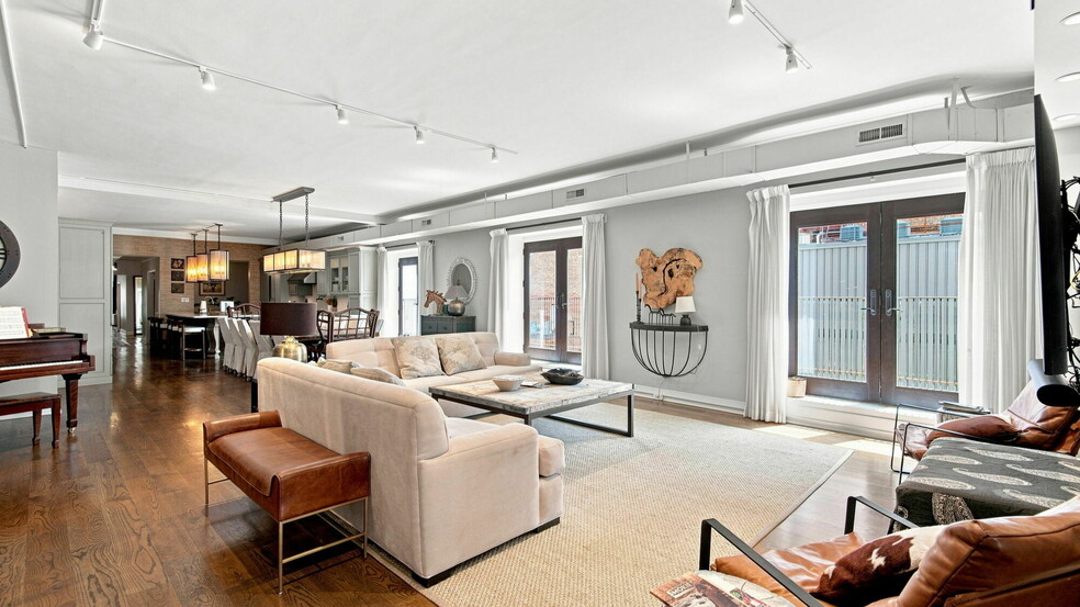 More Photos Of 304 S Gay St, Knoxville Office Residential For Sale