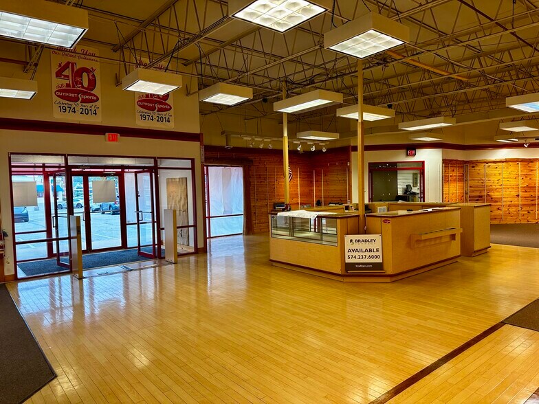 More Photos Of 3602 Grape Rd, Mishawaka Storefront For Lease
