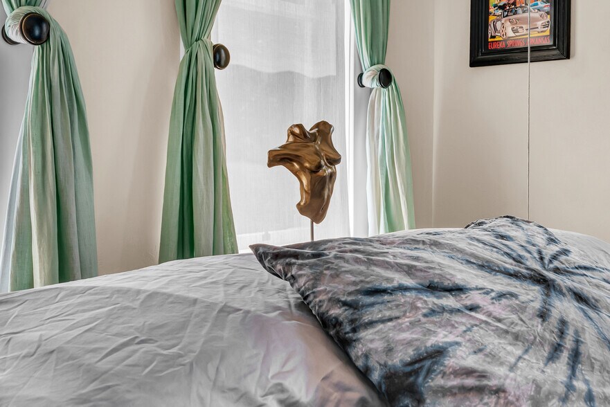 More Photos Of 87 Spring St, Eureka Springs Storefront Retail Residential For Sale