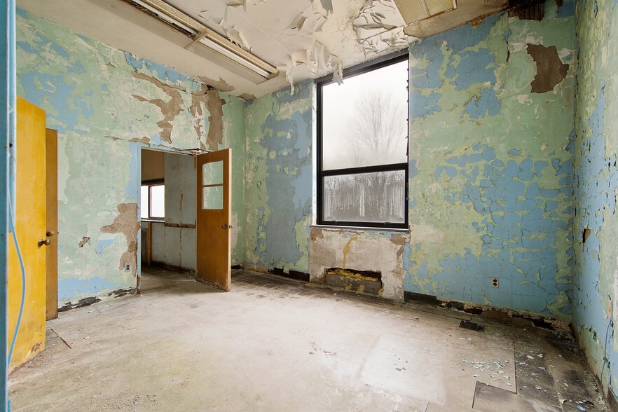 More Photos Of 838 Joffre Cherry Valley Rd, Burgettstown Self Storage For Sale