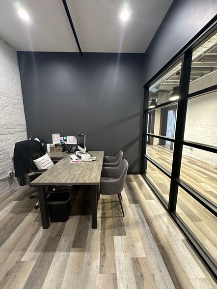 More Photos Of 108 N Main St, Crown Point Storefront Retail Office For Lease