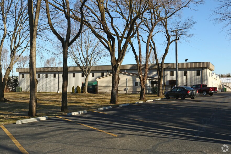 More Photos Of 1244 W Dean Rd, Temperance Warehouse For Lease