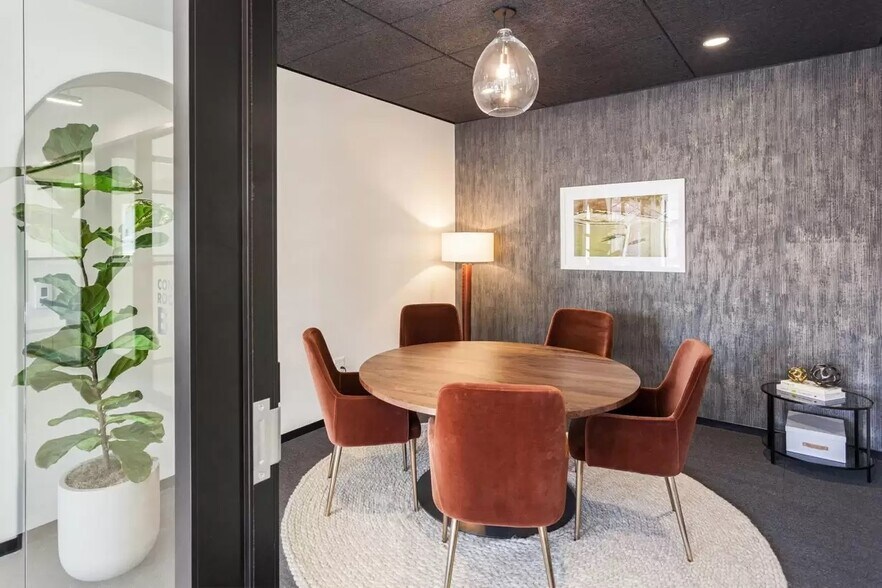 More Photos Of 222 Lakeview Ave, West Palm Beach Office For Lease