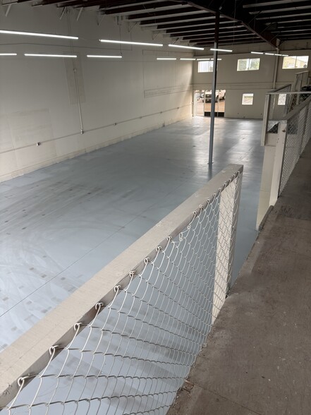 More Photos Of 163 SW Freeman Ave, Hillsboro Warehouse For Lease