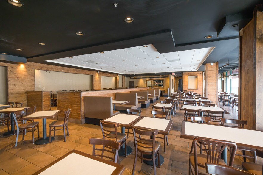 More Photos Of 1125 N King St, Honolulu Storefront Retail Office For Lease