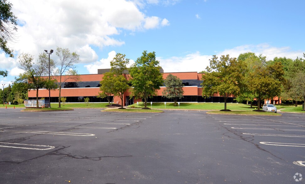 More Photos Of 200 Salina Meadows Pky, Syracuse Office For Lease
