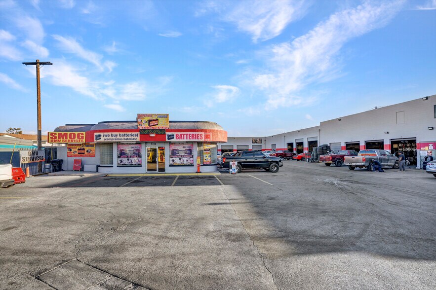 More Photos Of 3162-3164 Las Vegas Blvd N, Las Vegas Auto Repair For Sale