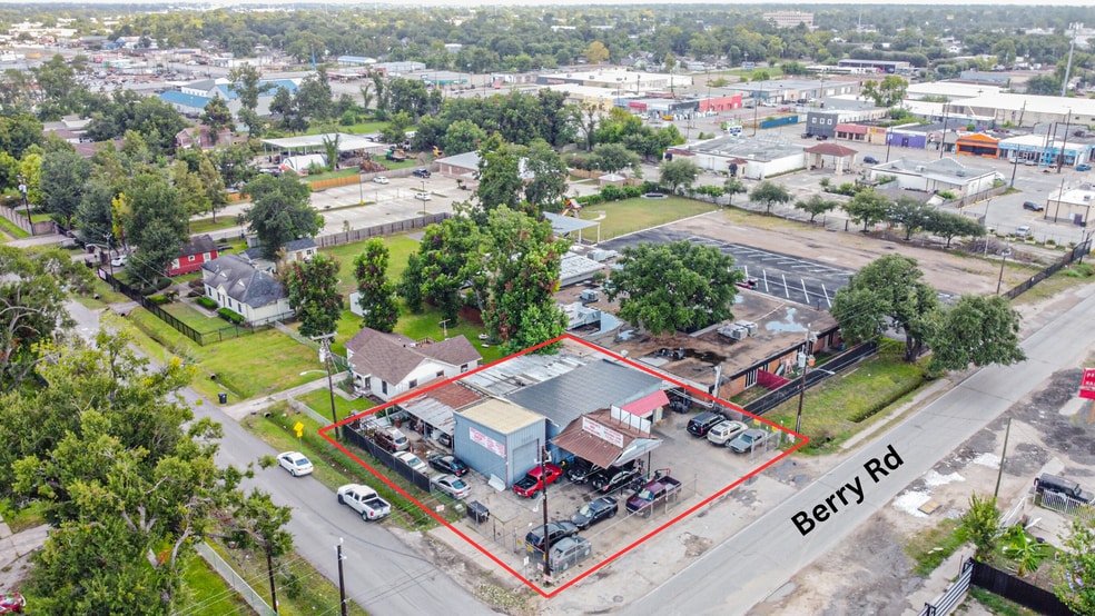 Primary Photo Of 2623 Berry Rd, Houston General Retail For Sale
