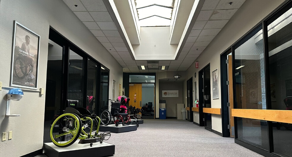 More Photos Of 2842 N Business Park Ave, Fresno Manufacturing For Lease