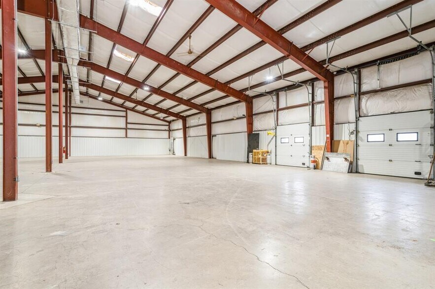More Photos Of 41 Elkay Dr, Chester Warehouse For Lease