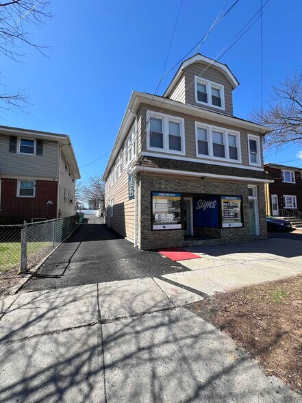 More Photos Of 530 Bayway Ave, Elizabeth General Retail For Sale