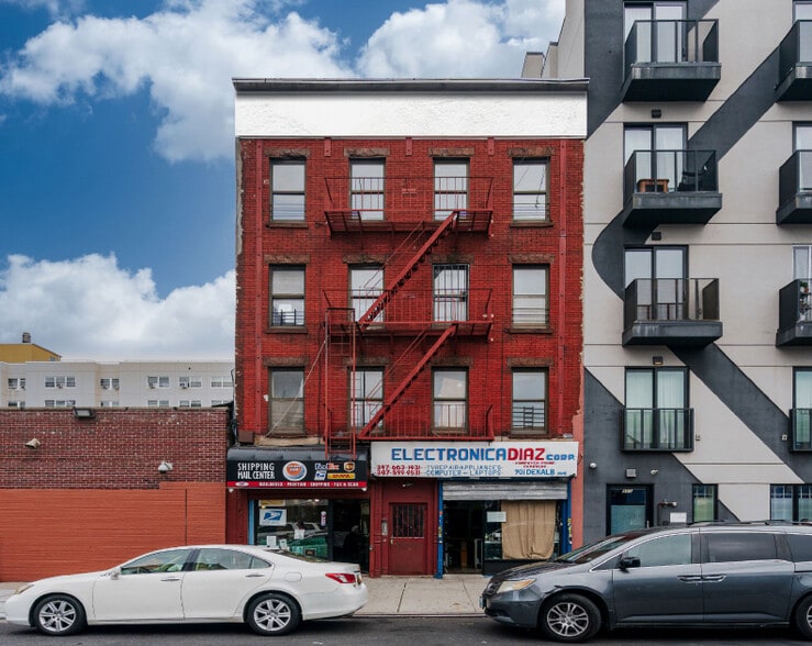 More Photos Of 901 DeKalb Ave, Brooklyn Apartments For Lease