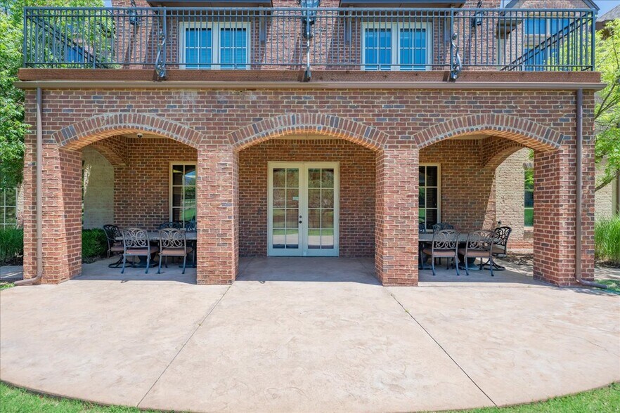 More Photos Of 16201 N May Ave, Edmond Office For Sale