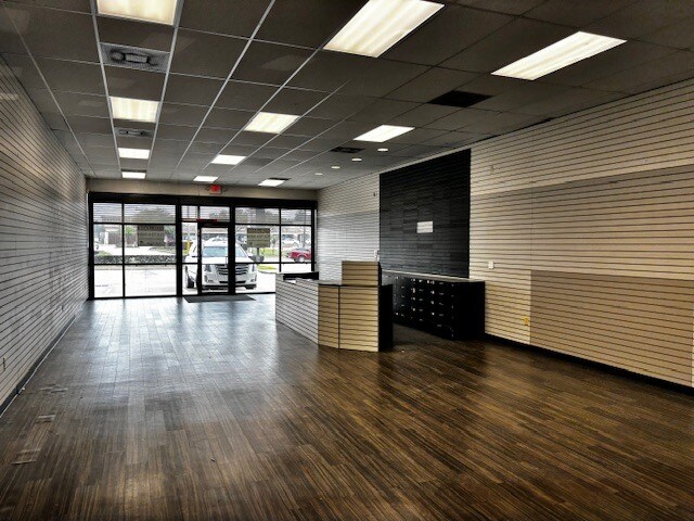 More Photos Of 1225 N Loop 336 W, Conroe Freestanding For Lease