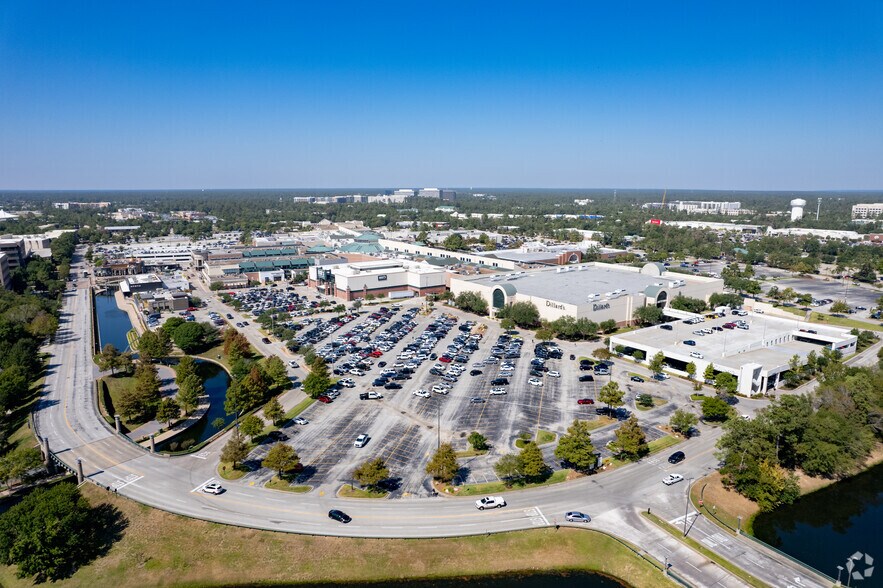 More Photos Of 1201 Lake Woodlands Dr, The Woodlands General Retail For Lease