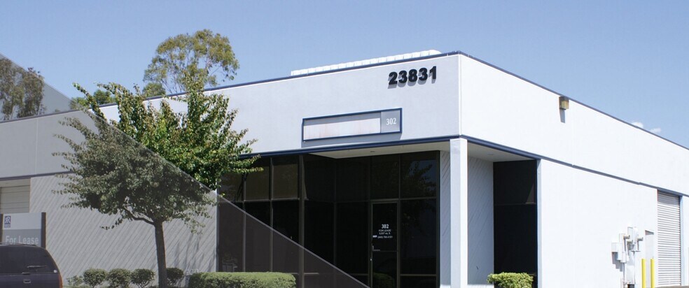 More Photos Of 23851 Via Fabricante, Mission Viejo Unknown For Lease