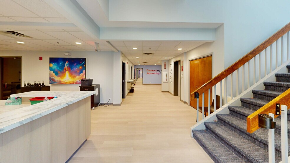 More Photos Of 1920 McKinley Ave, Mishawaka Office For Lease