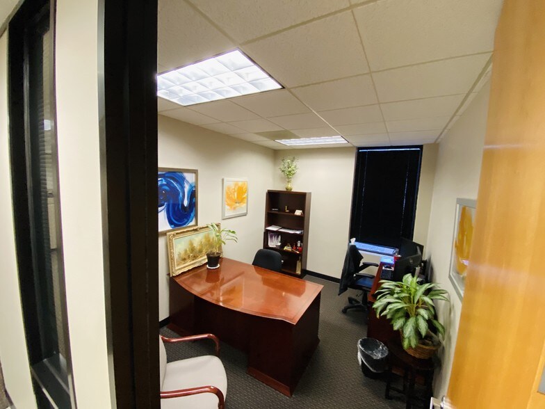 More Photos Of 7719 Wood Hollow Dr, Austin Office For Lease