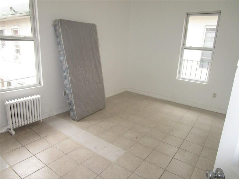 More Photos Of 3022 Brighton 8th St, Brooklyn Apartments For Sale