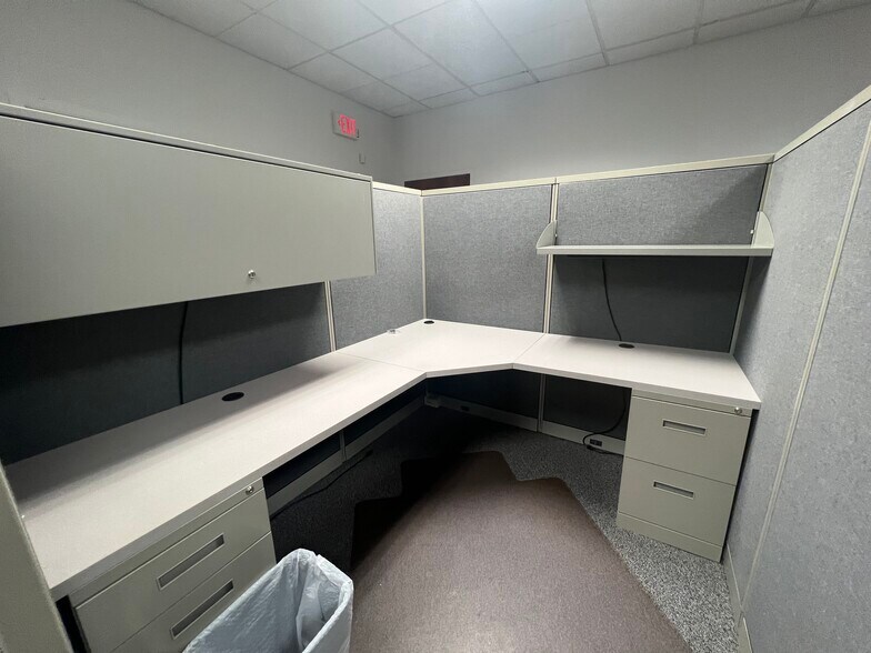 More Photos Of 2810 Meredyth Dr, Albany Medical For Lease