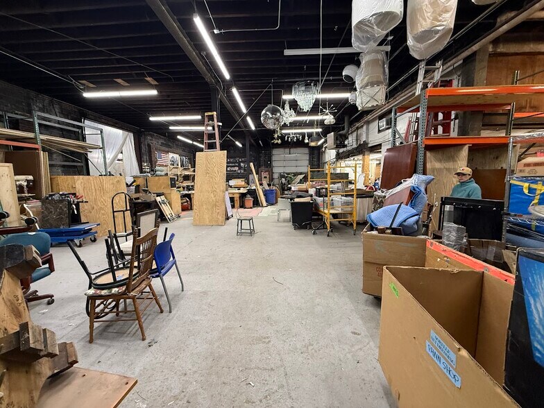 More Photos Of 44-68 Vernon Blvd, Long Island City General Retail For Lease