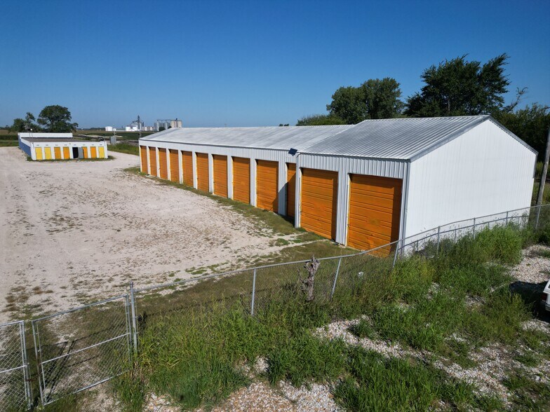 More Photos Of 130 Beaverdale Rd, West Burlington Self Storage For Sale