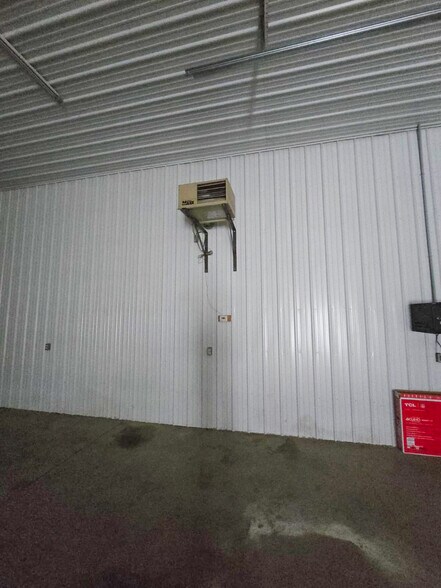 More Photos Of 317 N Hunter Hwy, Drums Specialty For Lease