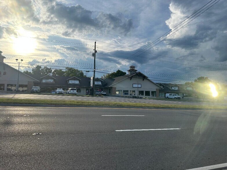 More Photos Of 725 Parkway, Sevierville Freestanding For Lease