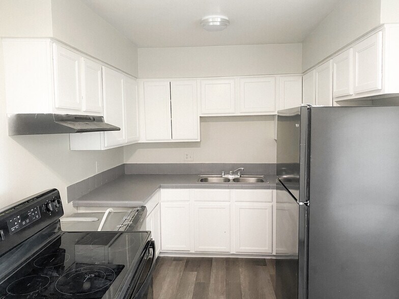 More Photos Of 730 Mather St, Brighton Apartments For Sale