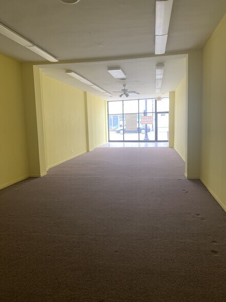 More Photos Of 4849-4853 Oakton St, Skokie Storefront For Lease