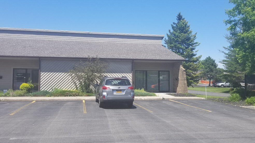 More Photos Of 121 Erie Canal Dr, Rochester Medical For Sale